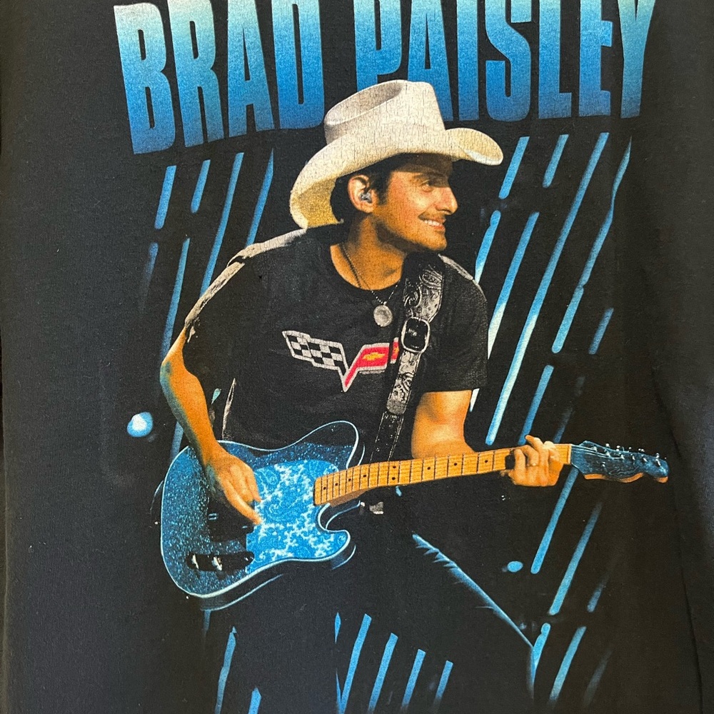Brad paisley extra large T-shirt. Preowned good condition.